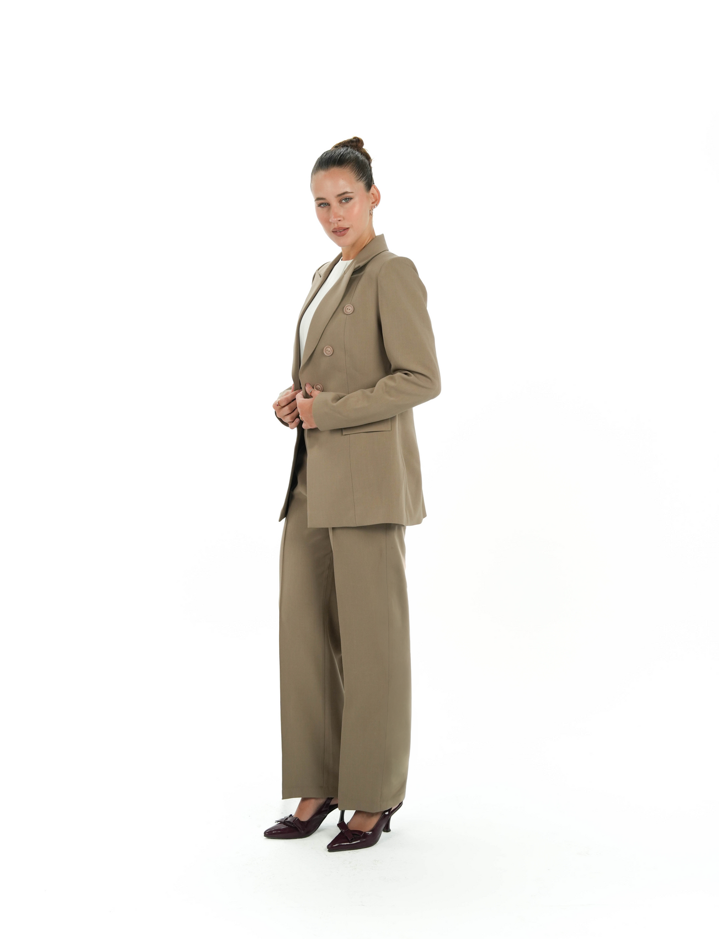 Kayan Classic Suit in Beige