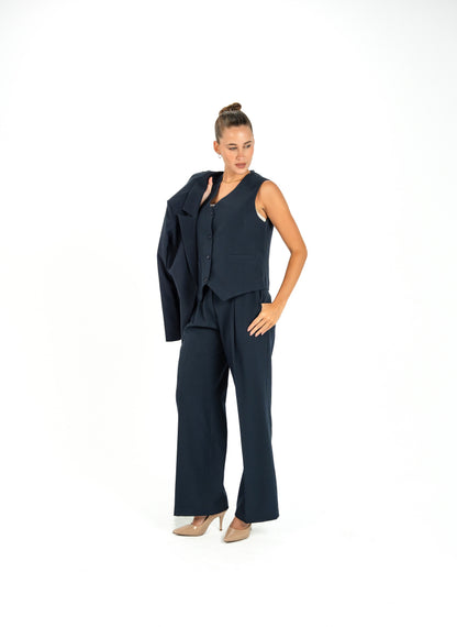 Kayan Classic Vest in Navy