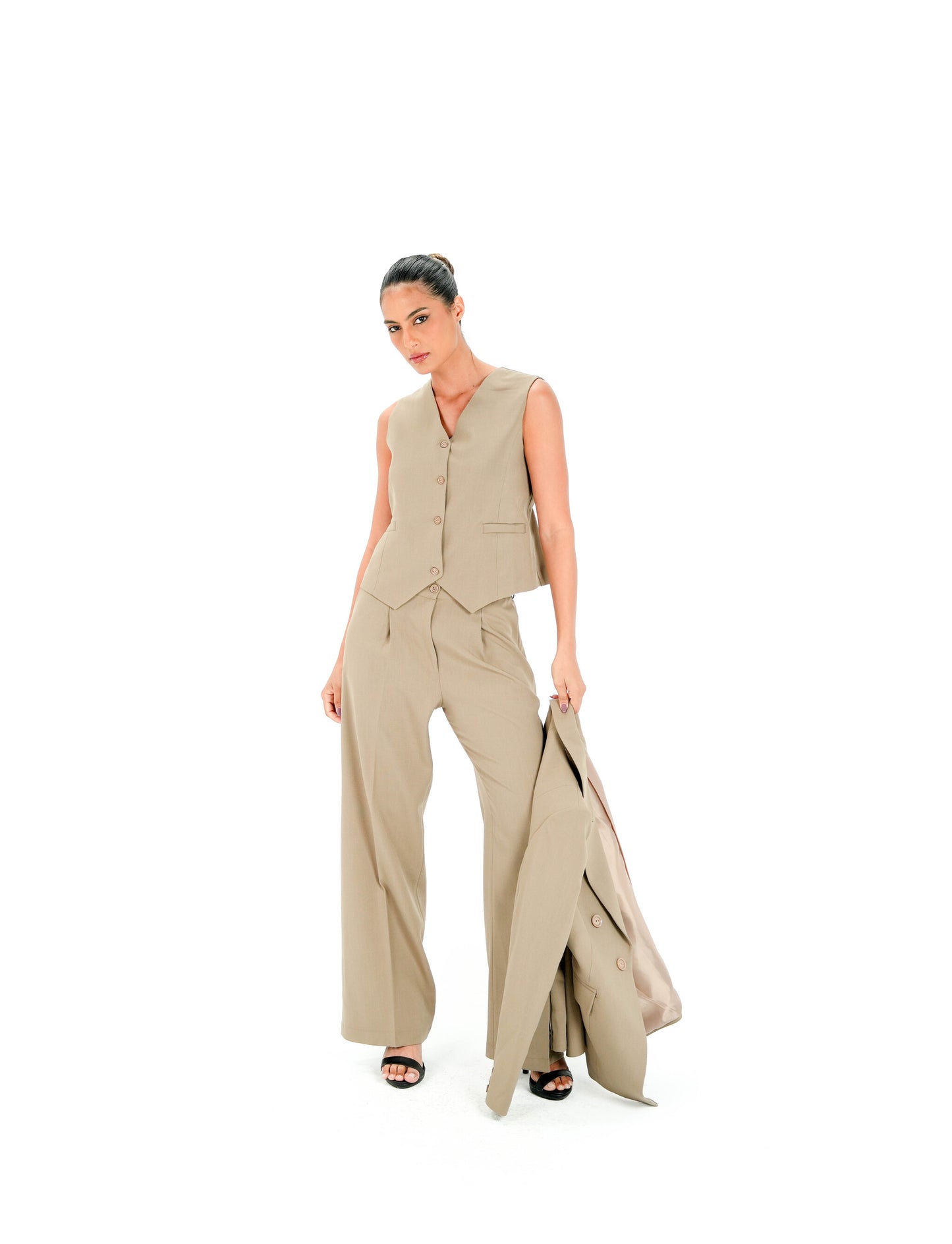 Kayan Vest Ensemble in Sandstone
