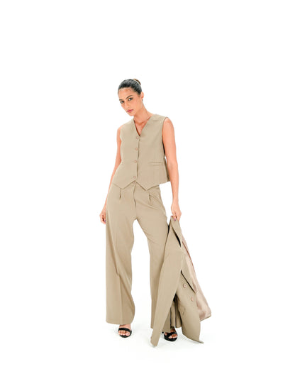 Kayan Vest Ensemble in Sandstone