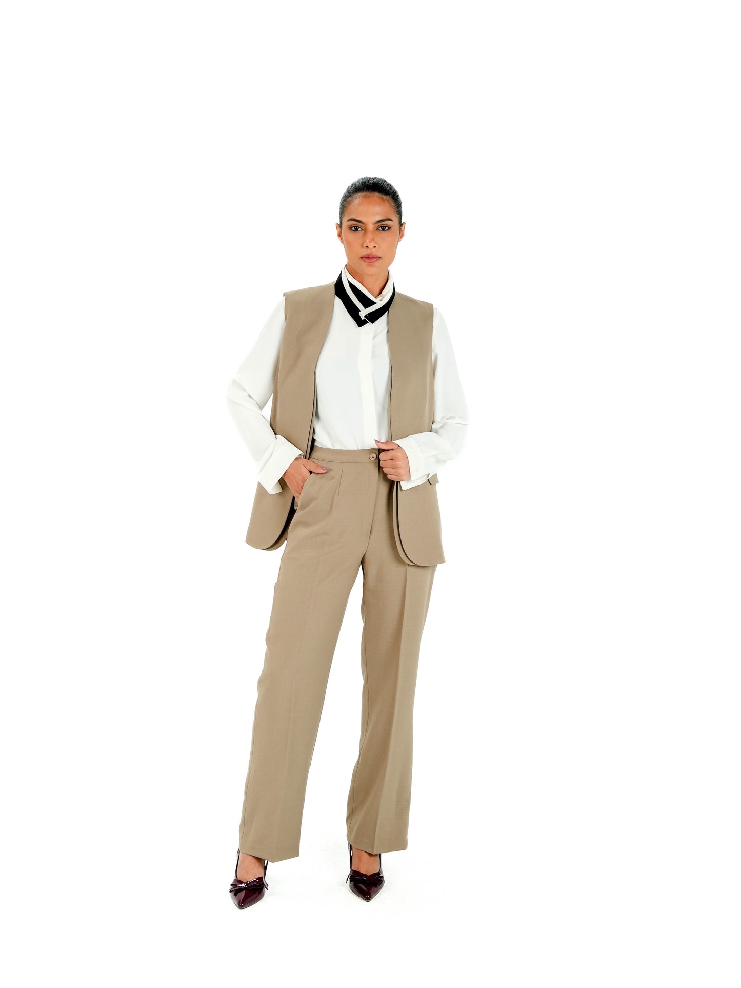 Kayan Vest Elegance in Beige