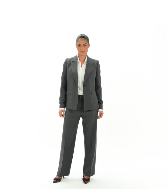 Kayan Sharp Suit in Charcoal